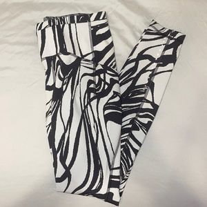 Lululemon Swift Speed High-Rise Tight 28”